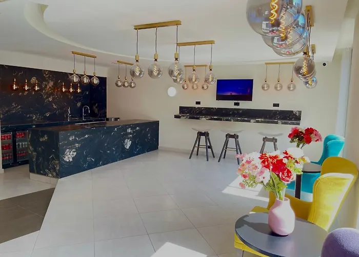 Axiom Park Hotel